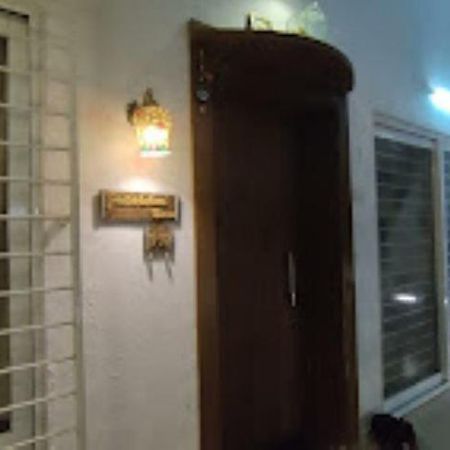Monarch Holidays,ناسيك المظهر الخارجي الصورة